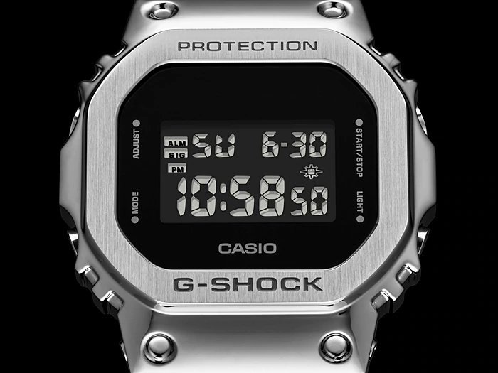 Стальной шарм новых часов CASIO G-Shock GM-5600