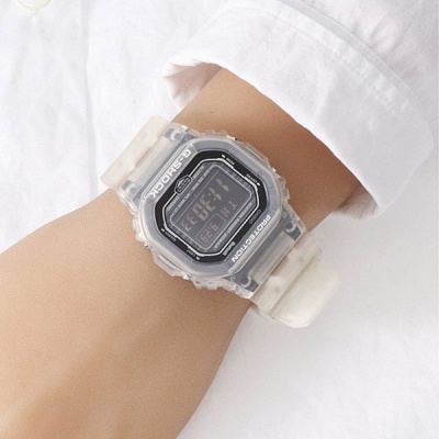 CASIO DW-B5600G-7E