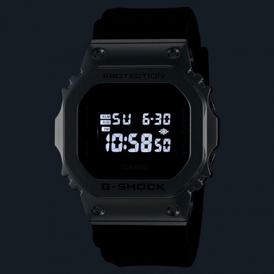 CASIO GM-5600U-1E